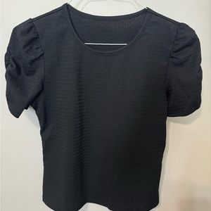 Black SHEIN T-Shirt with ruched sleeves
